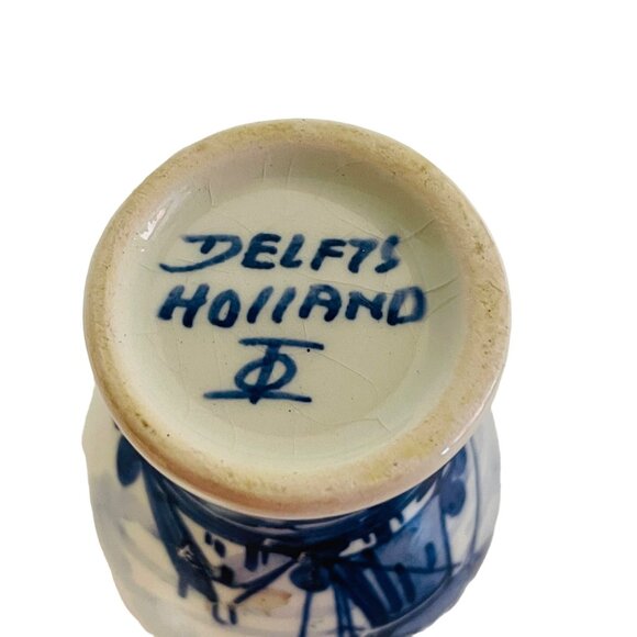 Delft's Handpainted Holland MH Ceramic Egg Cup - Picture 7 of 7